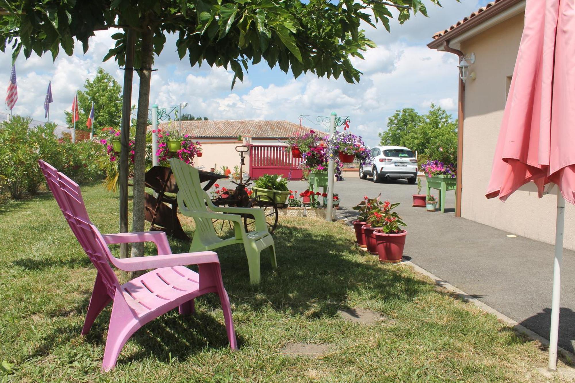 B&B La Garona Saint-Nicolas-de-la-Grave Luaran gambar