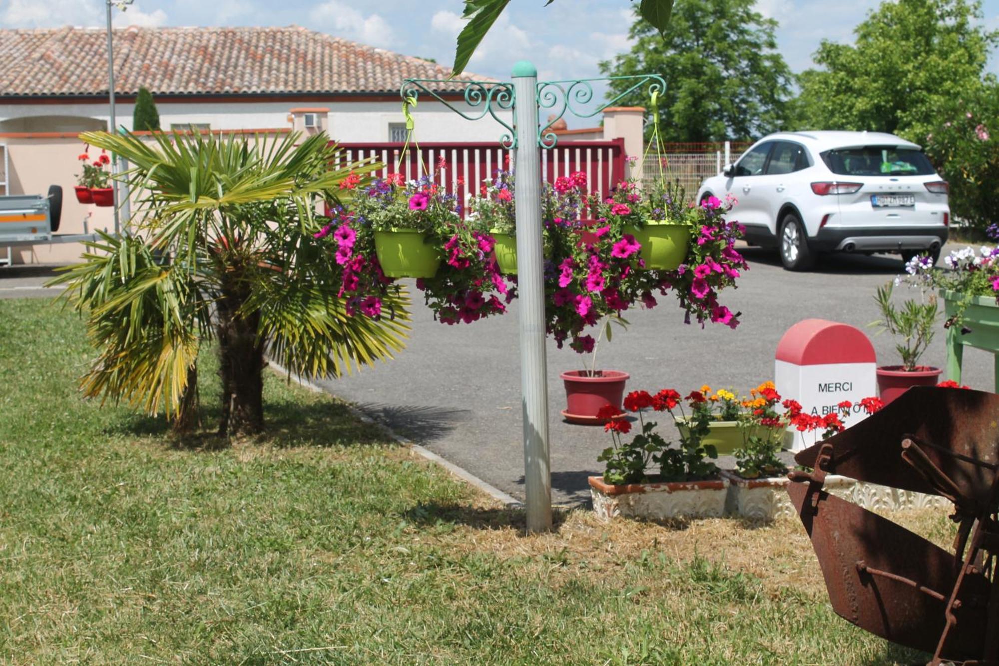 B&B La Garona Saint-Nicolas-de-la-Grave Luaran gambar